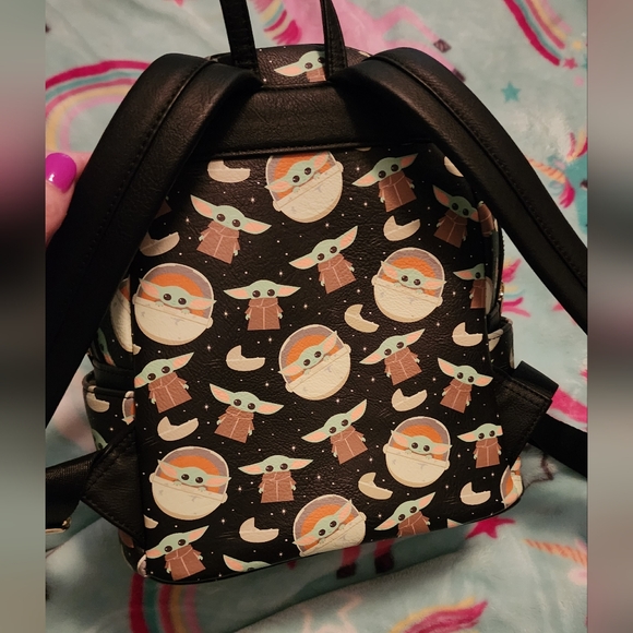 Lounge fly mandalorian/grogu backpack - Picture 3 of 3